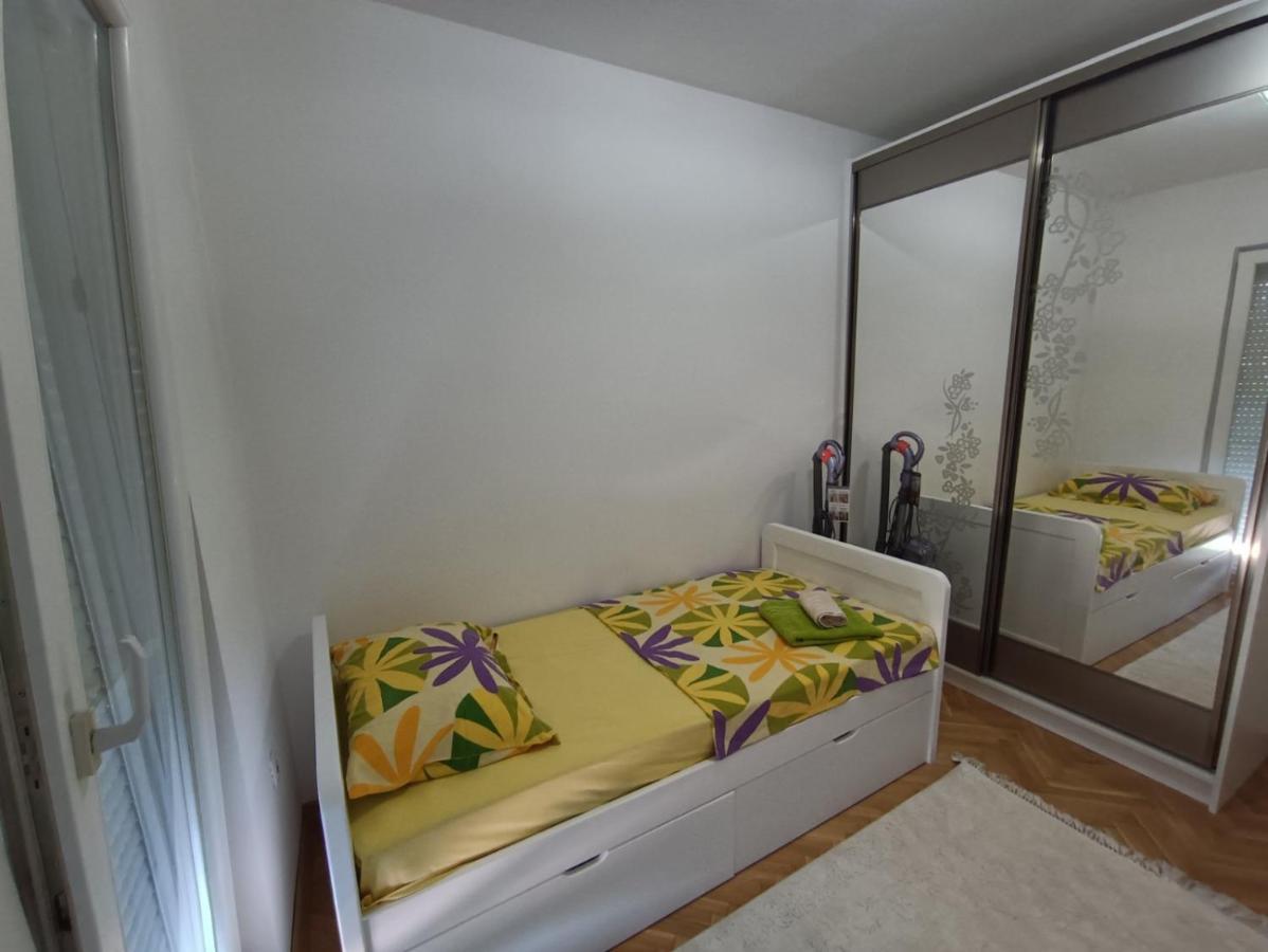 Apartman Nk Niksic Exterior foto